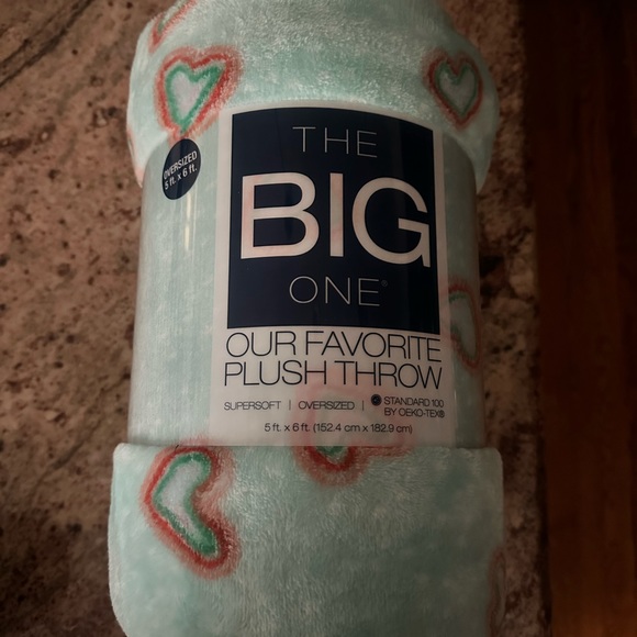 THE BIG ONE Print Plush Throw 5ft x 6ft NWT! - Picture 3 of 4